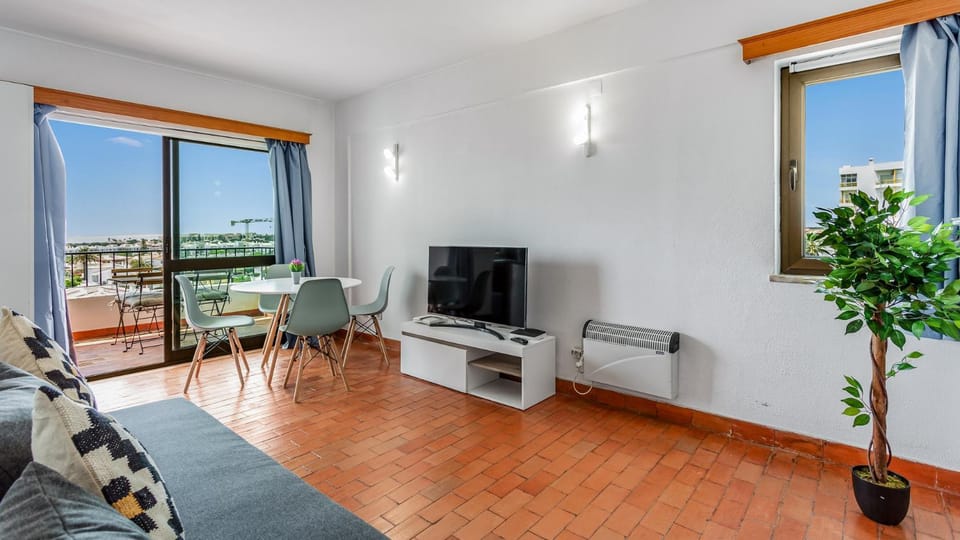 TV and multimedia, View (from property/room), Balcony/Terrace, Living room, Seating area