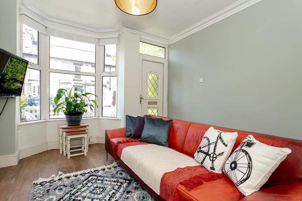 The Bs Cycle, 4 Bedroom, 2 Bathroom, House in Harrogate Centre Apartment in Harrogate