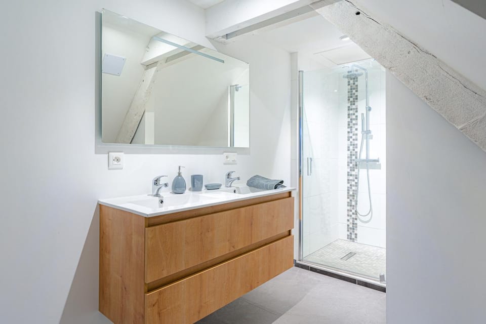 Shower, Bathroom