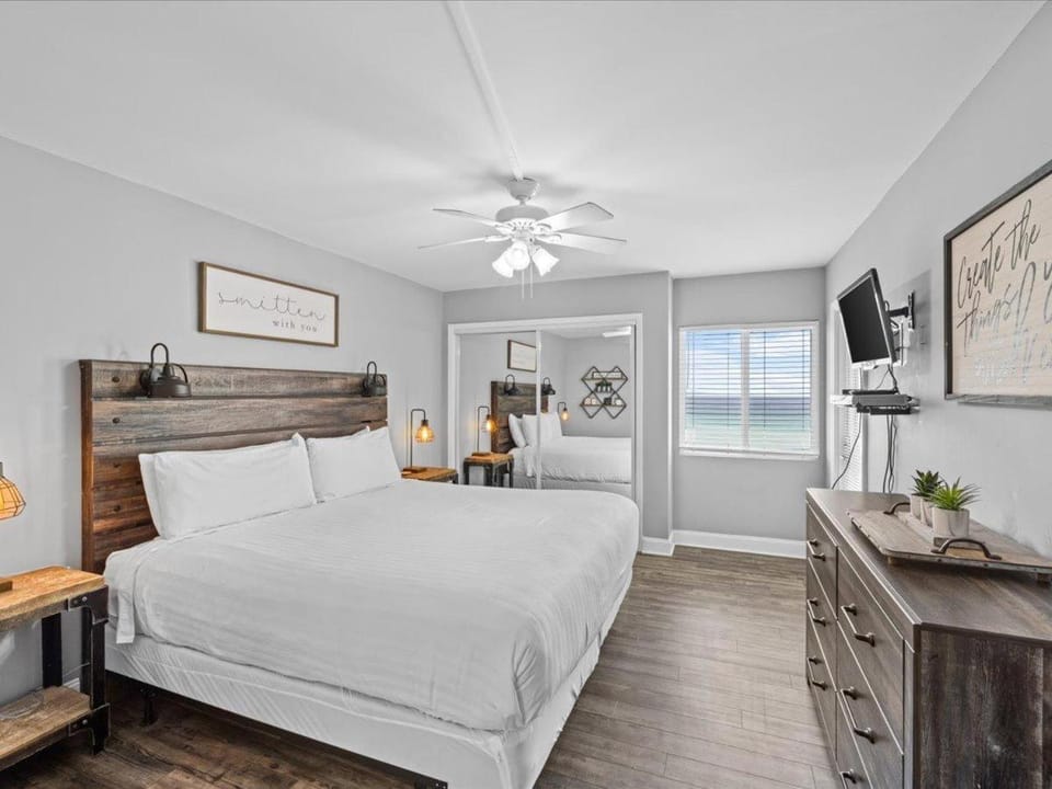 Holiday Surf and Racquet Unit 607 House in Destin