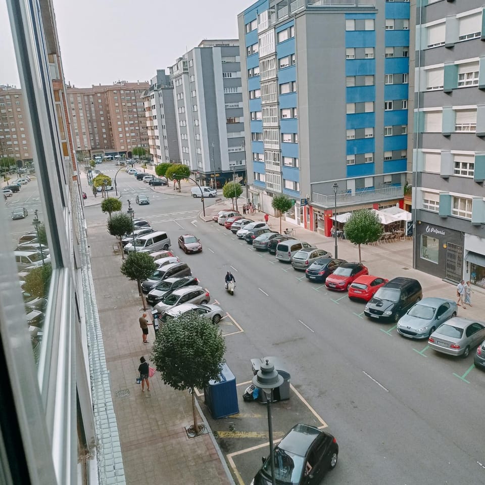 Neighbourhood, Street view