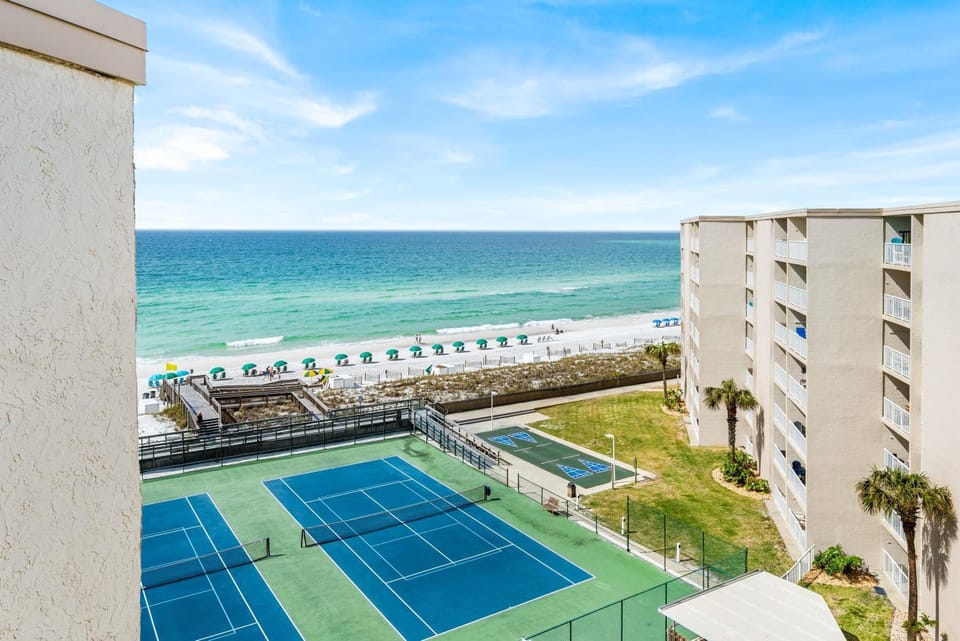Holiday Surf and Racquet Unit 715 House in Destin
