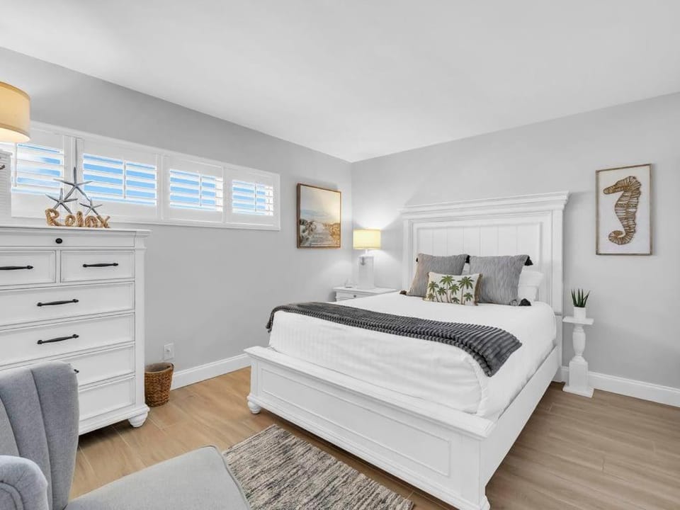 Holiday Surf and Racquet Unit 715 House in Destin