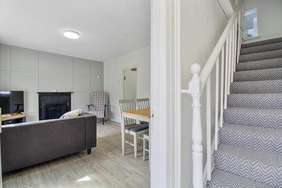 Communal lounge/ TV room, TV and multimedia, Seating area, Dining area, flat iron