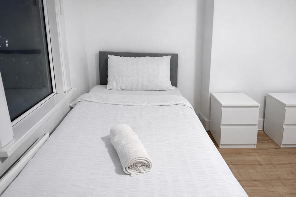 29 minits to airport and 29 mints to Liverpool st central London House in Enfield