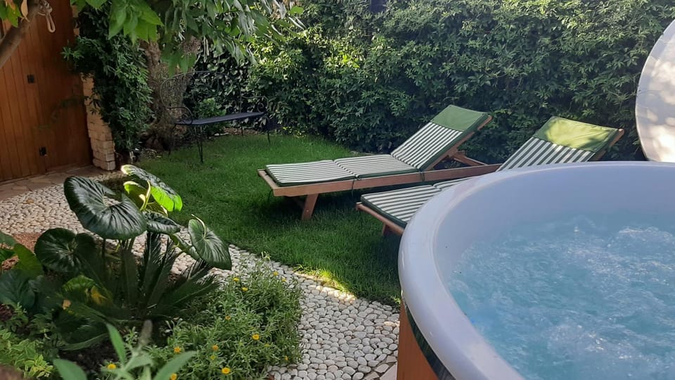 Garden, Garden, Hot Tub, Spa and wellness centre/facilities, Garden view, Open Air Bath, sunbed