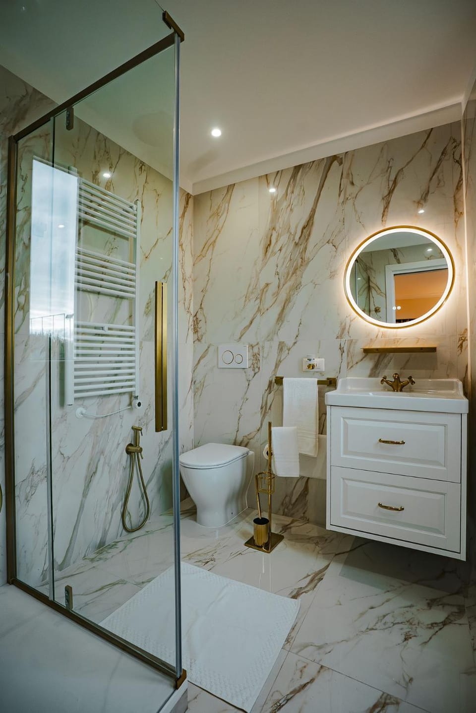 Shower, Toilet, Bathroom, hair dryier, heating, towels
