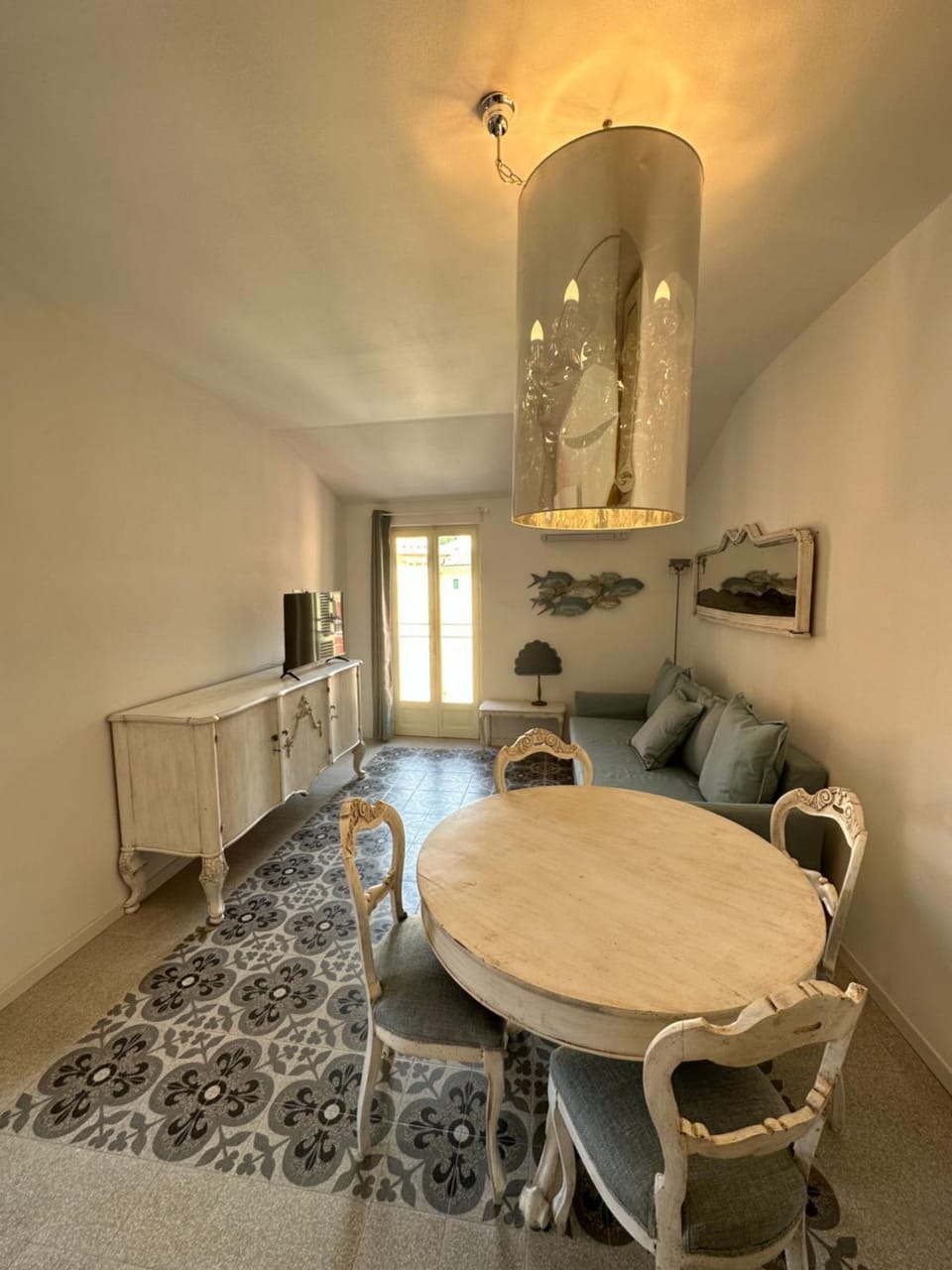 TV and multimedia, Living room, Dining area