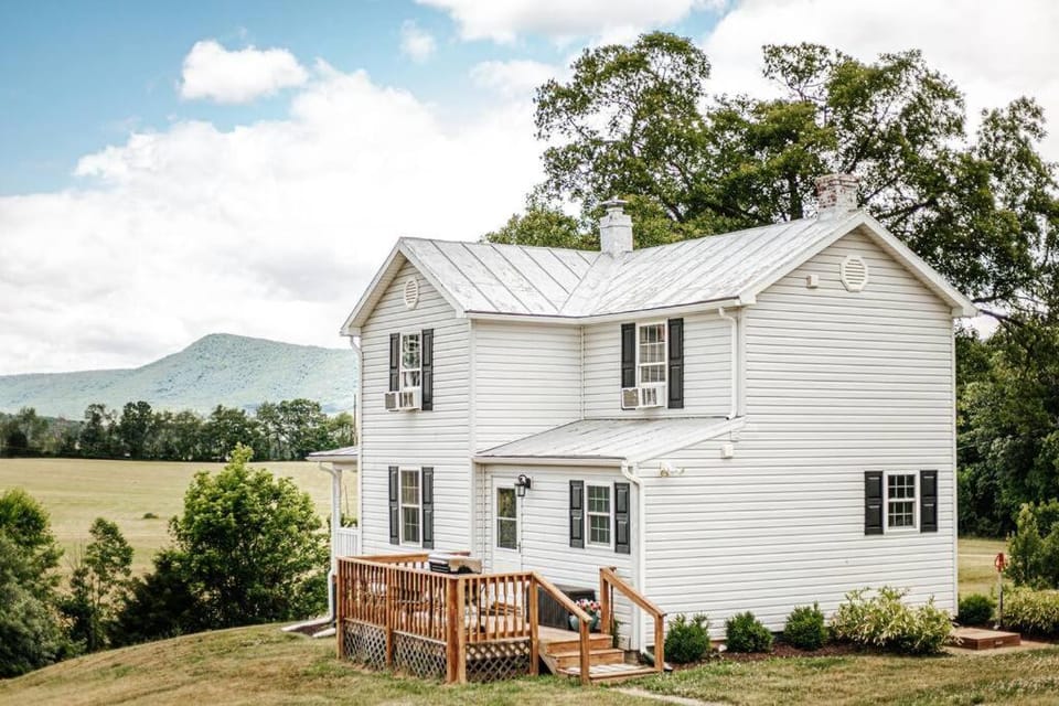 Property building, Day, Mountain view