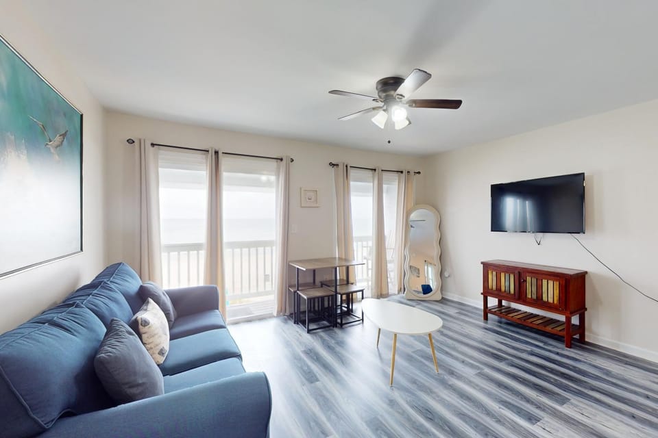 Front Beach Retreat A2 Apartment in Panama City Beach