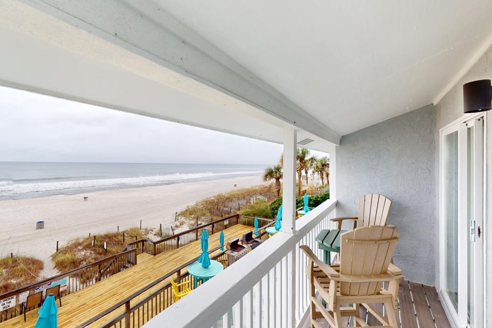Front Beach Retreat A2 Apartment in Panama City Beach