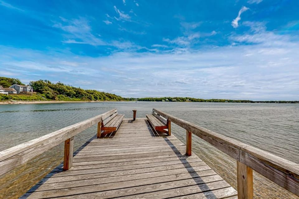 Capeview Estate House in Buzzards Bay