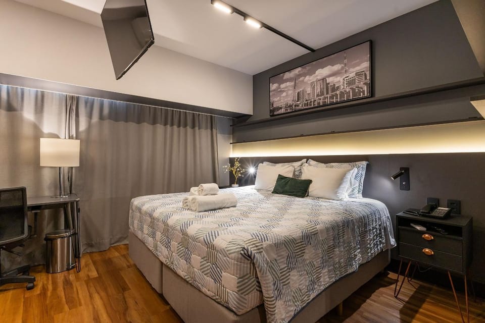 Bed, TV and multimedia, Living room