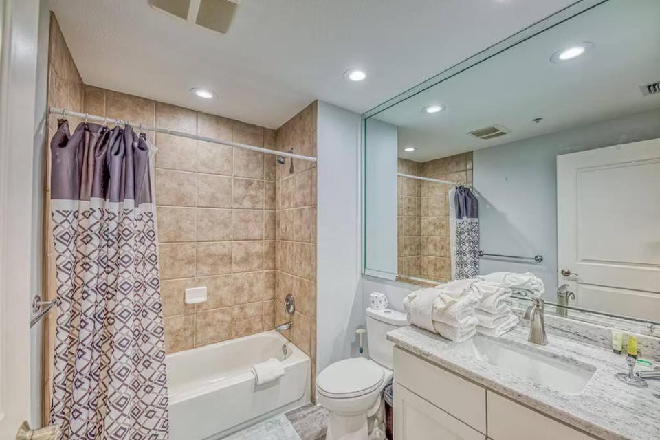 Shower, Toilet, Bathroom, Bath