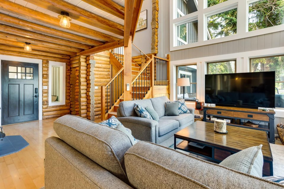 Gorgeous Long Lake Home with Dock, Kayak, SUP and More House in Lacey