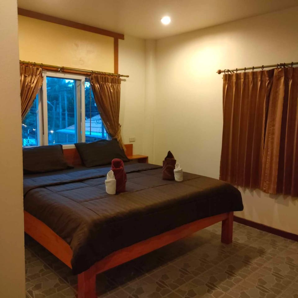 Guesthouse and Restaurant Ratatouille Bed and Breakfast in Ko Pha-ngan Sub-district