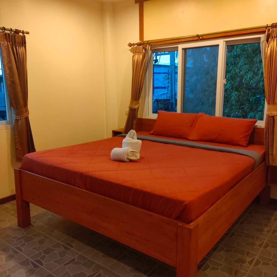 Guesthouse and Restaurant Ratatouille Bed and Breakfast in Ko Pha-ngan Sub-district