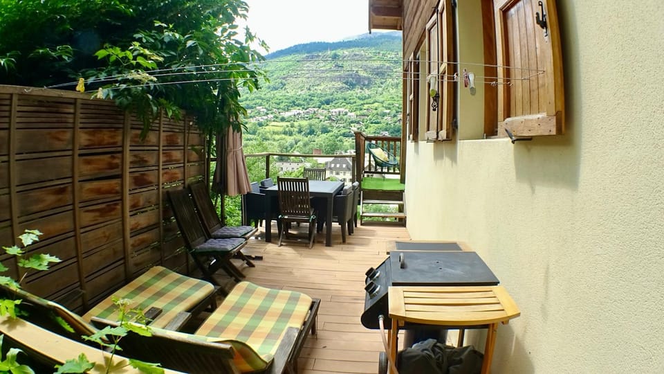 Spring, View (from property/room), Balcony/Terrace