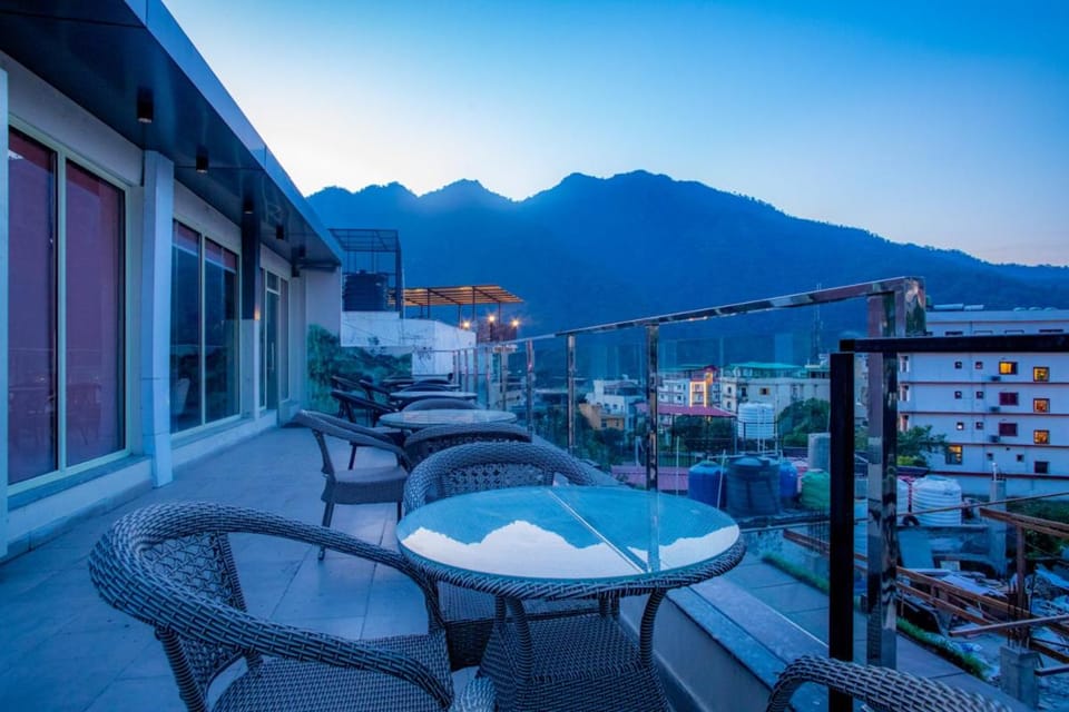 Natural landscape, Seating area, Mountain view