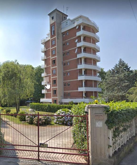 Property building, Garden view, Parking