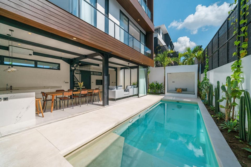 Villa Vantage 7 - Outstanding 3 BR Villa - Great Location! Villa in North Kuta