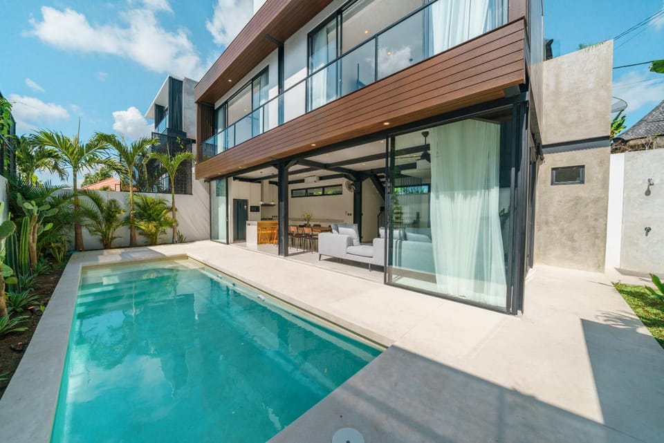 Villa Vantage 7 - Outstanding 3 BR Villa - Great Location! Villa in North Kuta