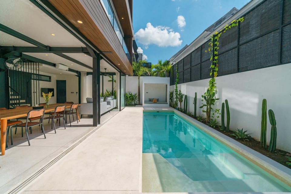 Villa Vantage 7 - Outstanding 3 BR Villa - Great Location! Villa in North Kuta