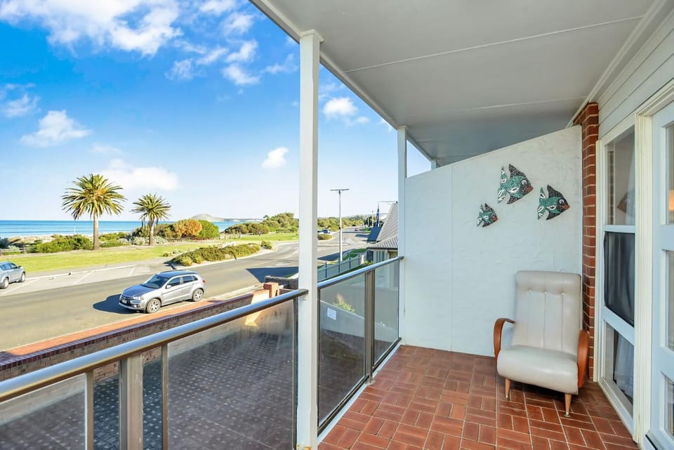 View (from property/room), Balcony/Terrace, Sea view