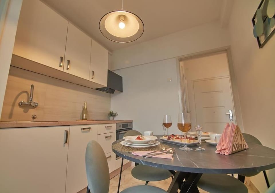 Apartment Bigeste - free parking - 2 minute walk to the beach - superfast wifi Apartment in Opatija