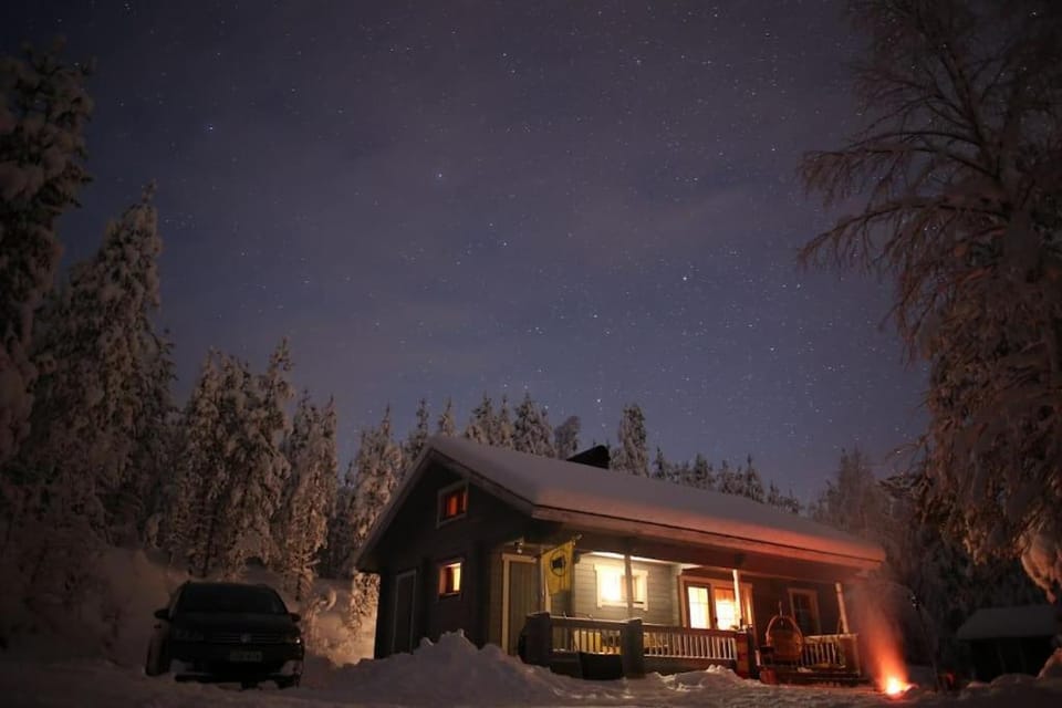 Kimppa-cabin / Дом в лесу у озера Cabin in Lapland