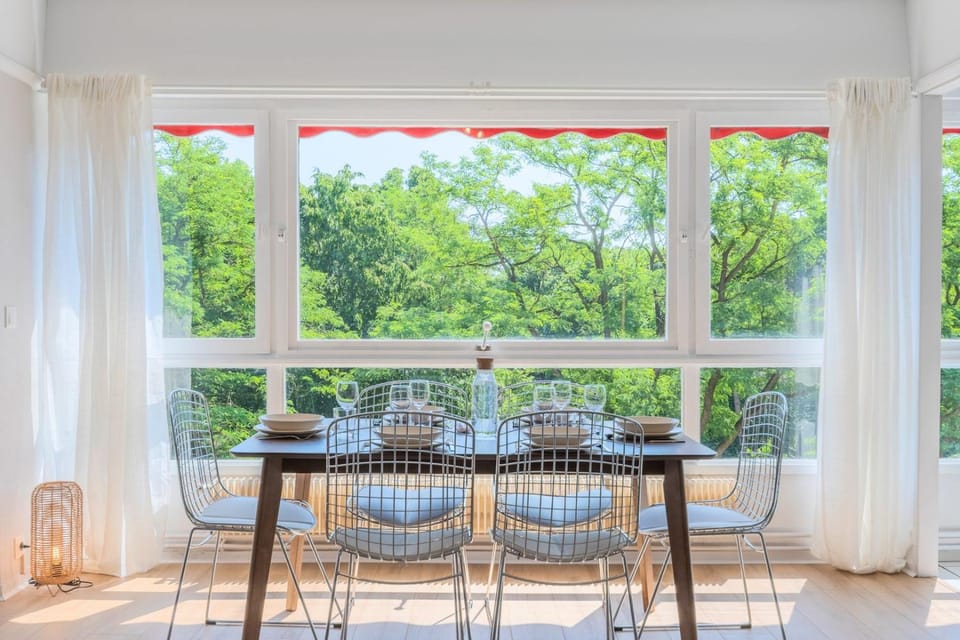 Spacious 3 bedroom apartment & private parking! Apartment in Lille