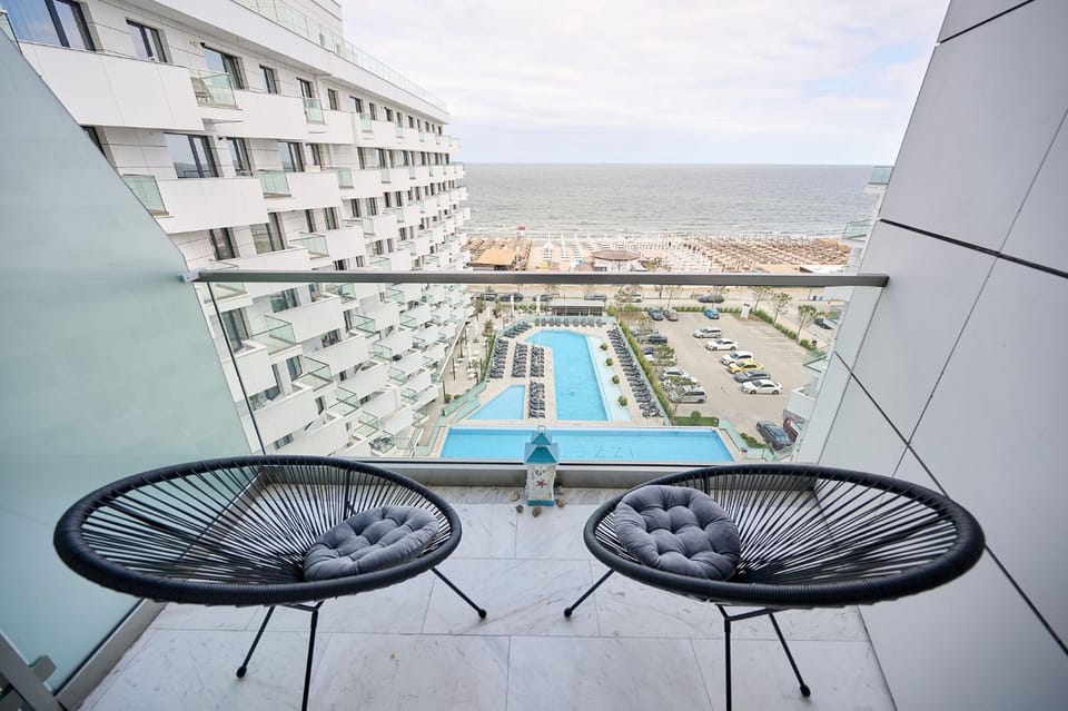 Balcony/Terrace, Pool view, Sea view, Swimming pool