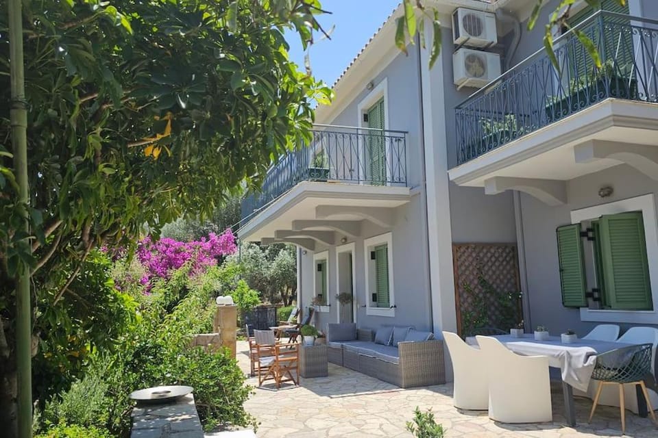 The Blooming House Villa in Cephalonia