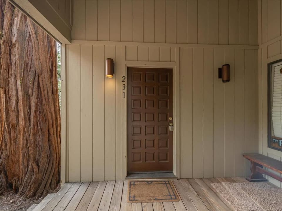 Rooted Resort House in Tahoe Vista