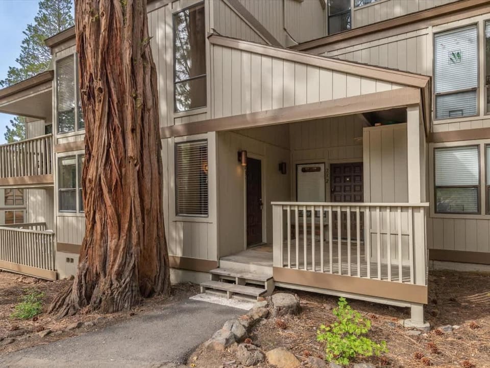 Rooted Resort House in Tahoe Vista
