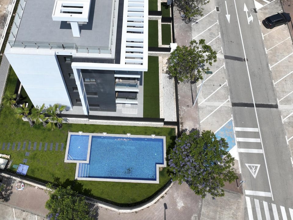 Bird's eye view, Swimming pool