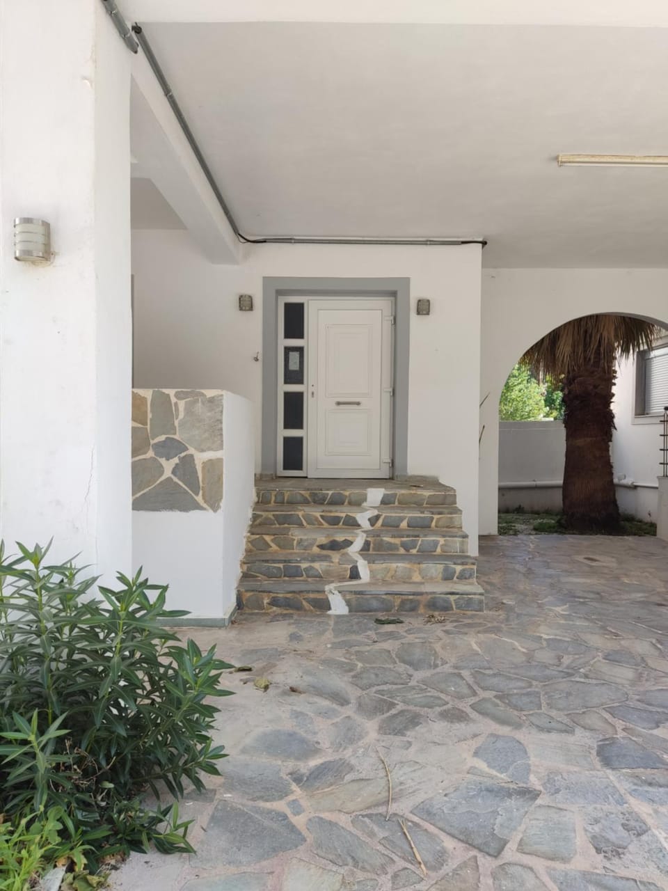 Facade/entrance