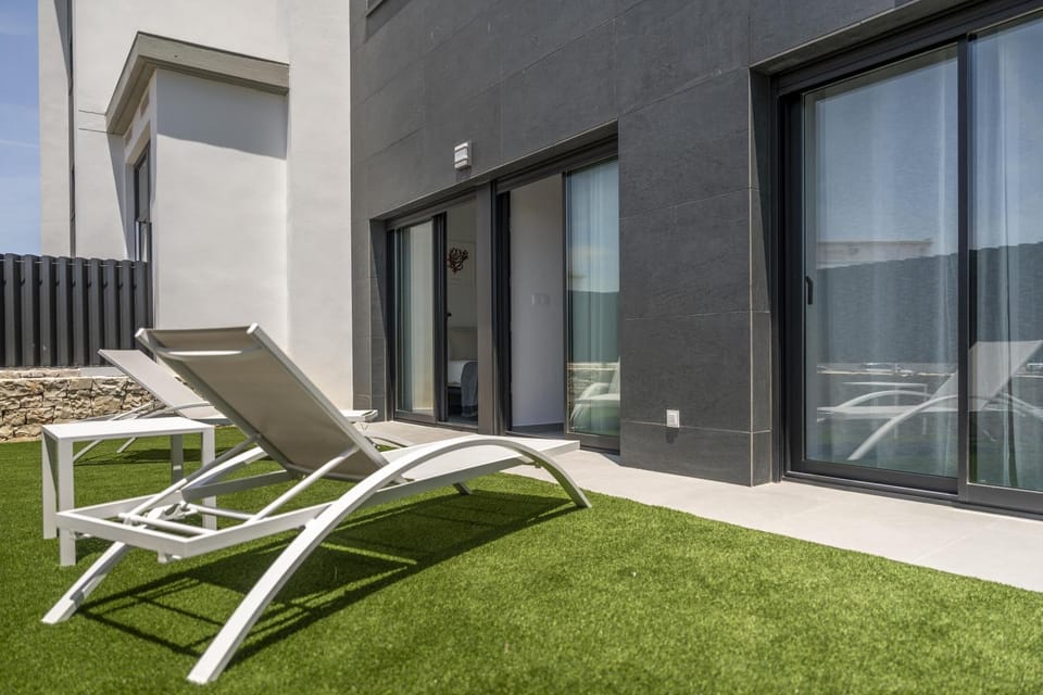Balcony/Terrace, sunbed