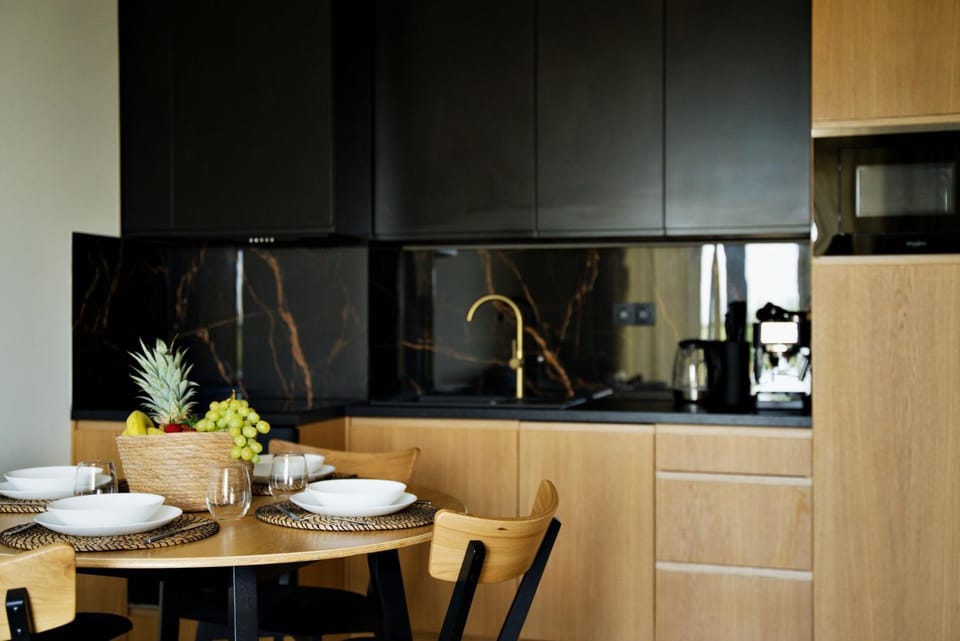 Kitchen or kitchenette, Dining area, minibar