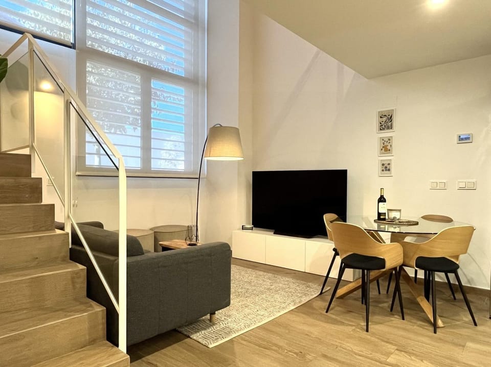 TV and multimedia, Dining area