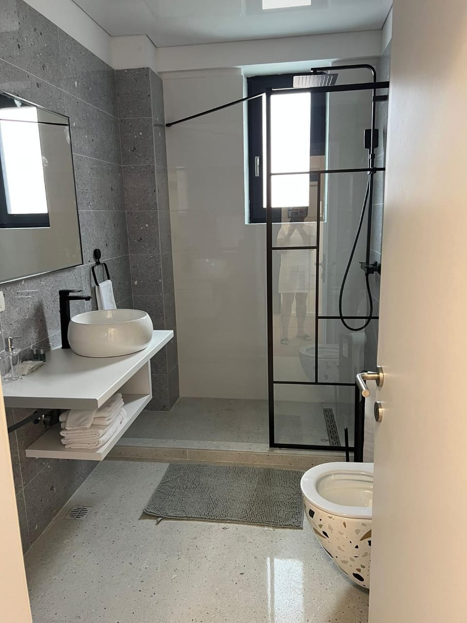 Apartament rezidential - 50m Faleza Eforie Nord Apartment in Eforie Nord