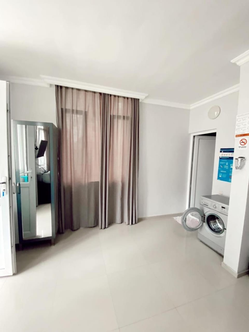 wardrobe, washing machine