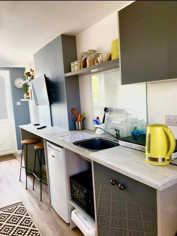 Elkstone Studio Private Hottub Pet Friendly Apartment in Malvern Hills District