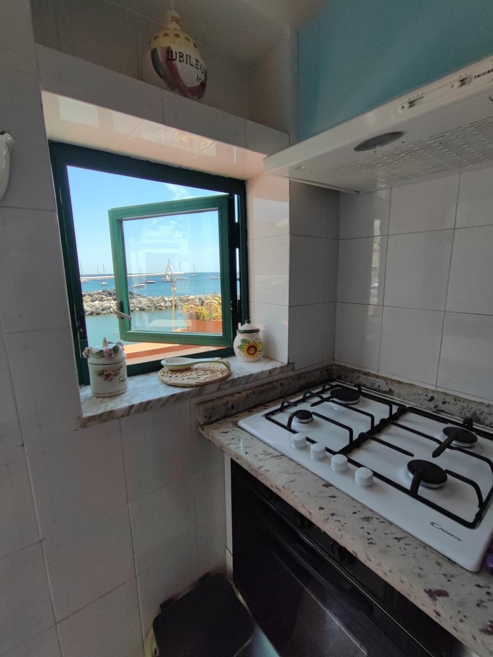Natural landscape, Kitchen or kitchenette