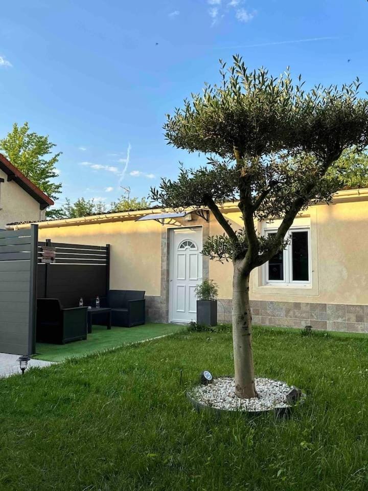 Spring, Garden view