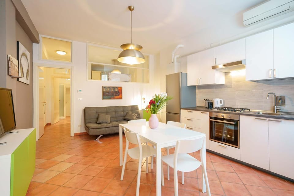 Kitchen or kitchenette, Living room, Seating area, Dining area, pet friendly