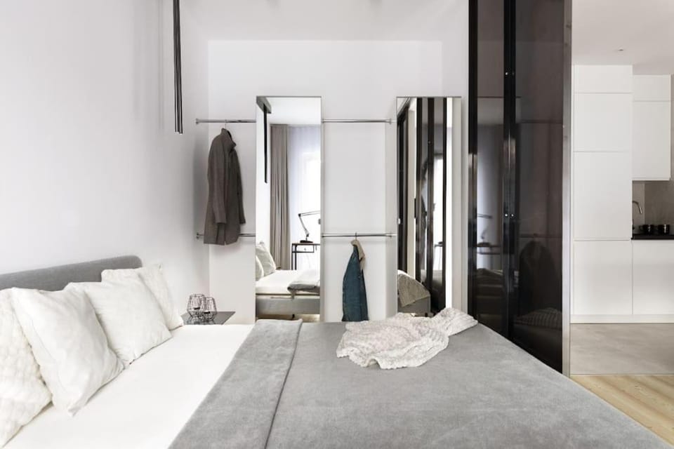 Bed, Living room, Photo of the whole room, Seating area, Bedroom, towels, wardrobe