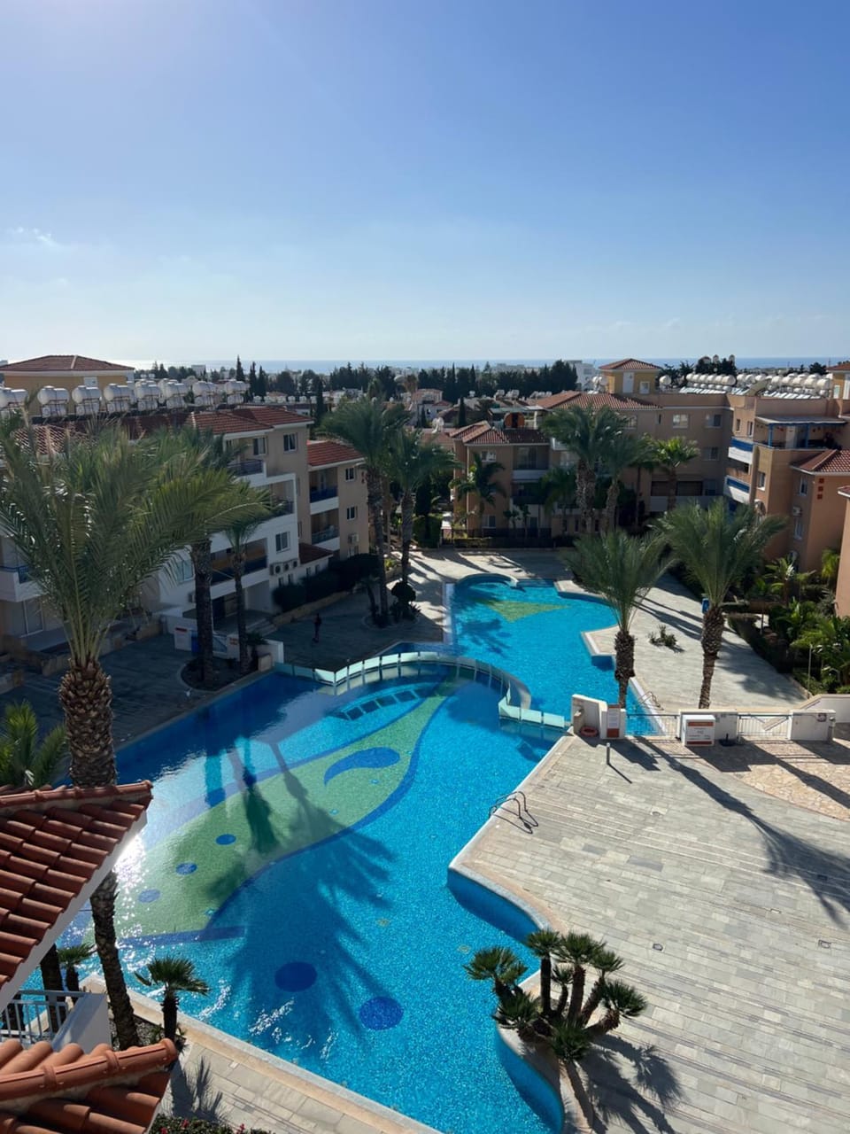 Property building, Day, Natural landscape, City view, Pool view, Sea view, Swimming pool, Location, sunbed, sunbed