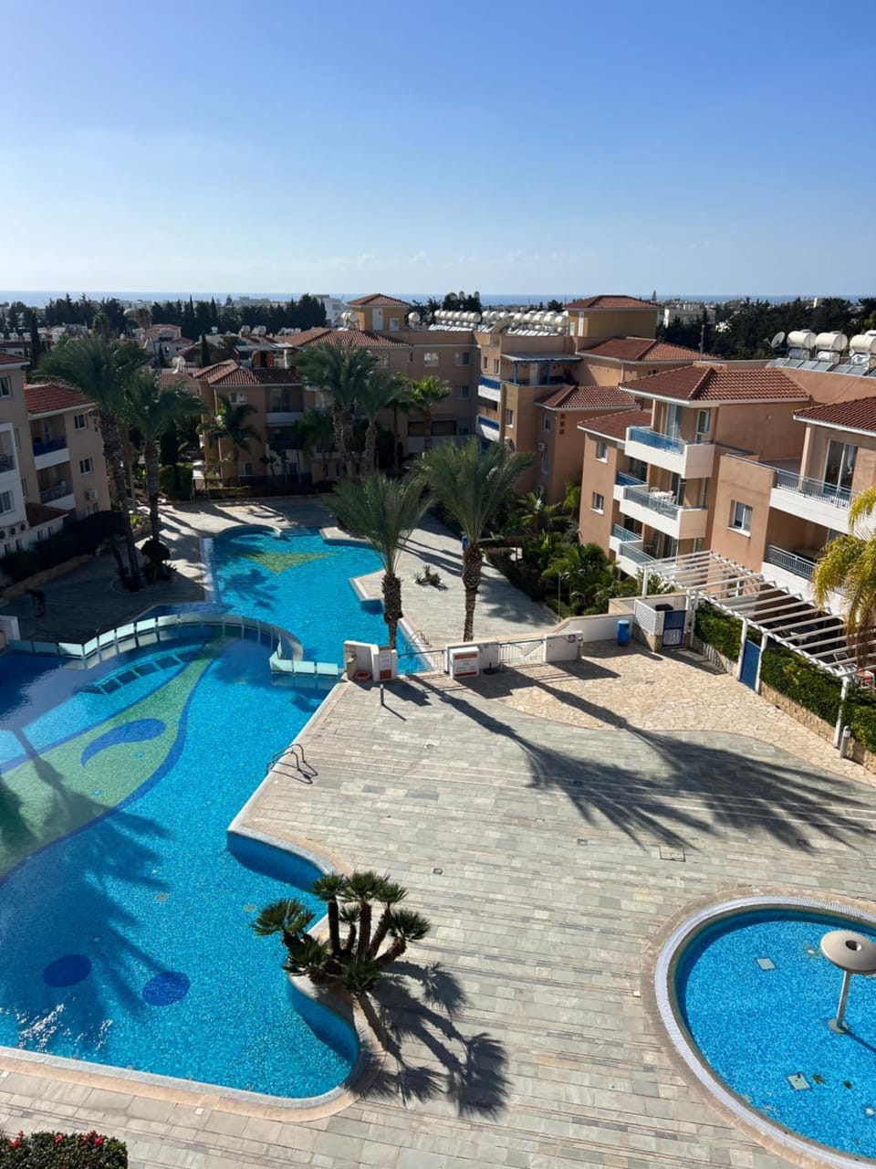Property building, Day, City view, Pool view, Sea view, Area and facilities, Swimming pool, Swimming pool, Location, sunbed, sunbed