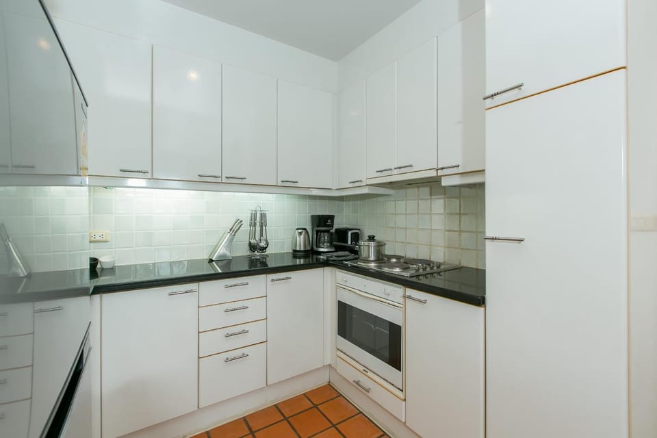 Kitchen or kitchenette, kitchen
